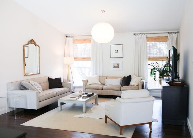 Building Photo - 14042 Oakhill Way