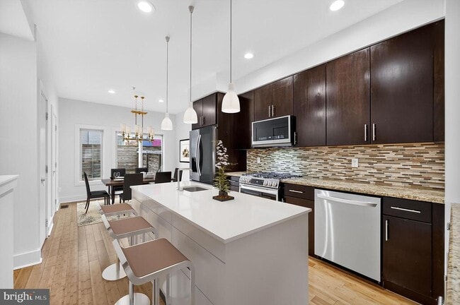 Building Photo - 2028 Trenton Ave