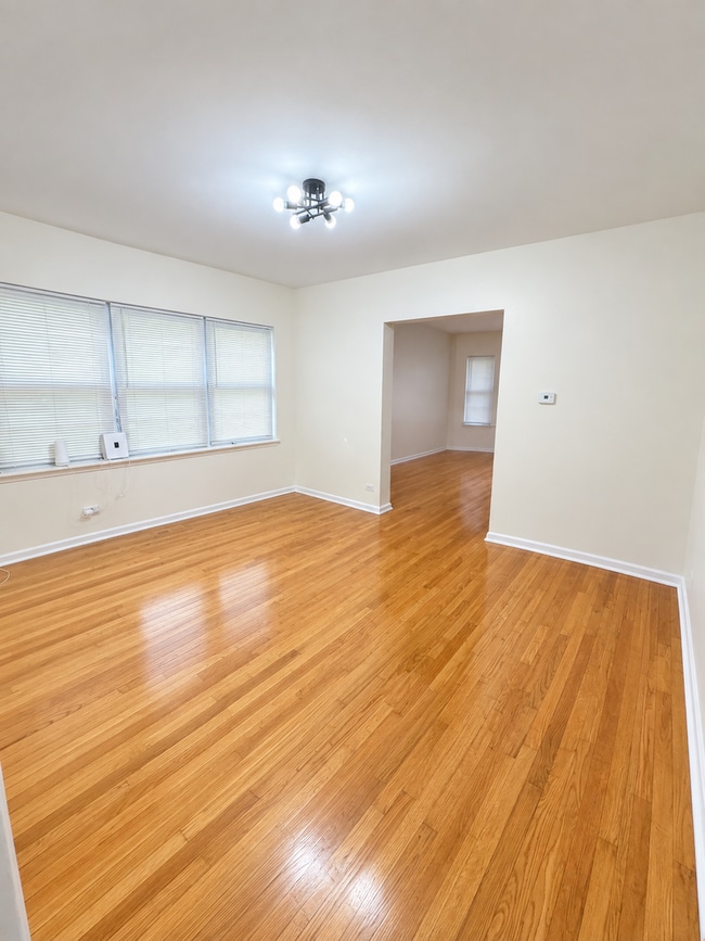 11807 S Peoria St