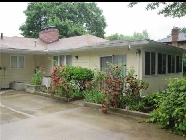 Photo - 2123 Eileen Rd