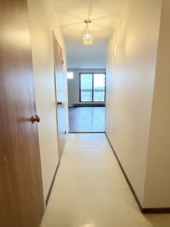 Photo - 1653 Ouellette Ave Unit 905