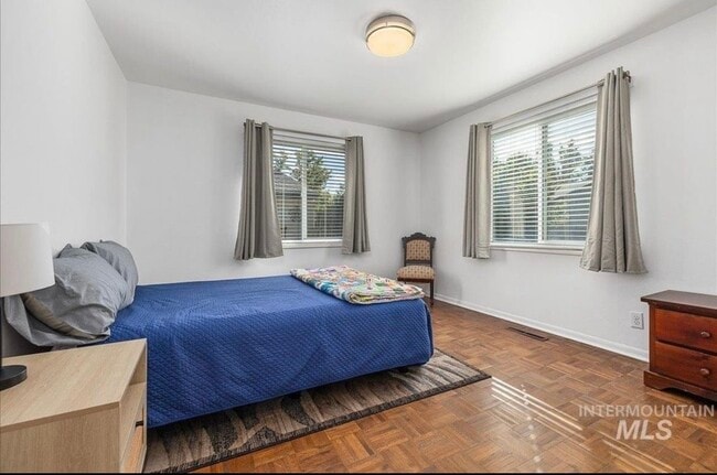 Photo - Abbey Cir