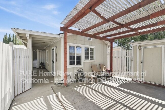 2405 G St