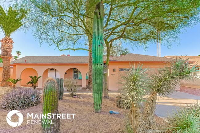 Building Photo - 2515 E Del Rio Dr