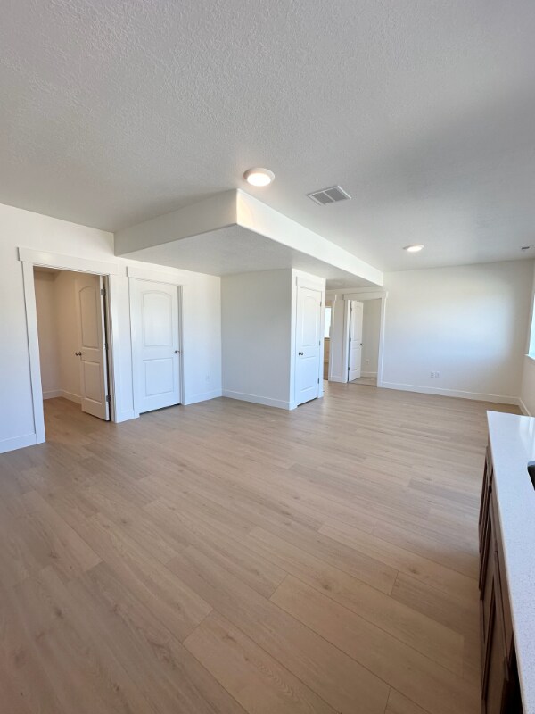 Photo - 682 Benedict Dr