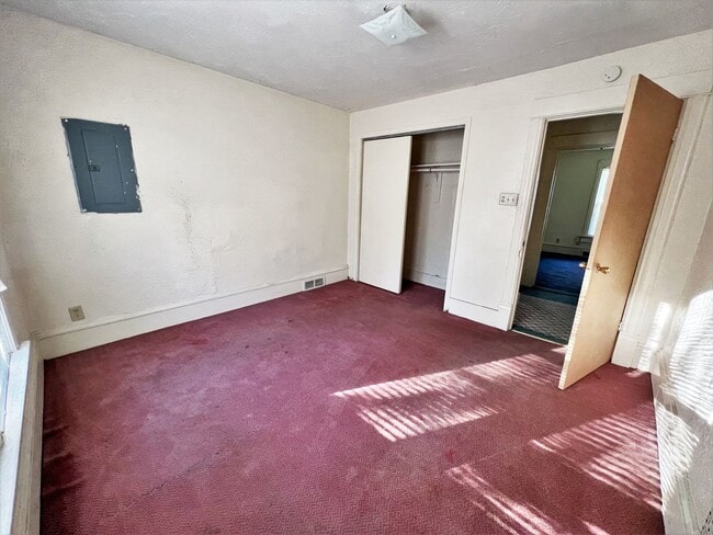 Photo - 915 W 4th Ave Unit 2