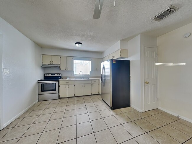 Photo - 2779 Frazier St