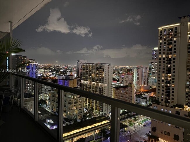 Photo - 1111 SW 1st Ave Unidad 2622-N