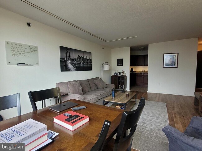 Photo - 2020 Walnut St Unidad 27K