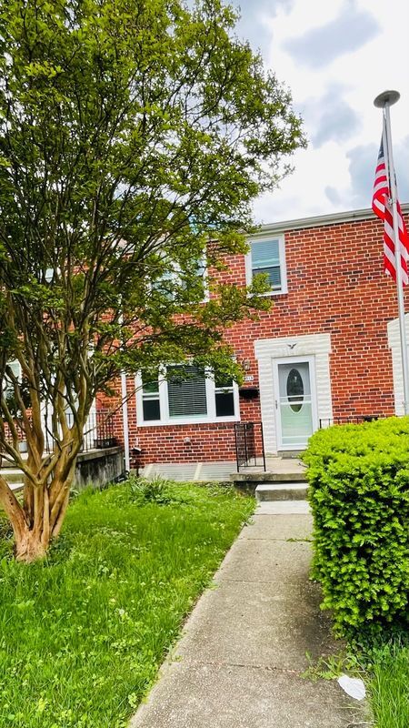 Photo - 5015 WILKENS AVE