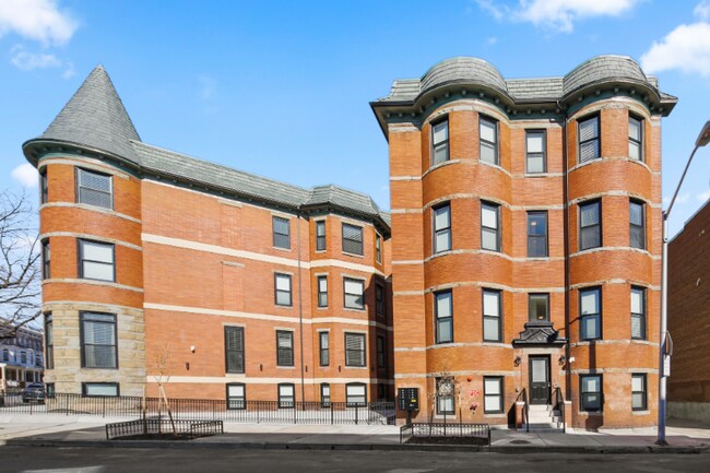 Photo - 2201 Brookfield Ave Unit B01