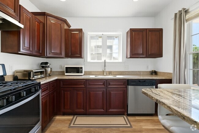 Building Photo - 178 Magnolia St Rental