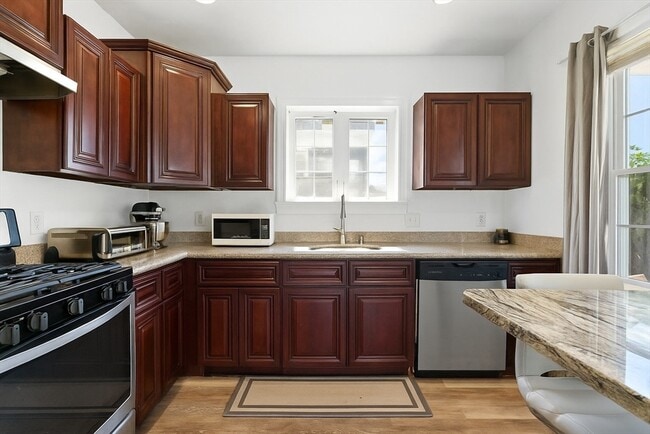 Building Photo - 178 Magnolia St Rental