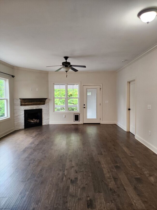 Photo - Black Mountain Rental-Tudor Croft