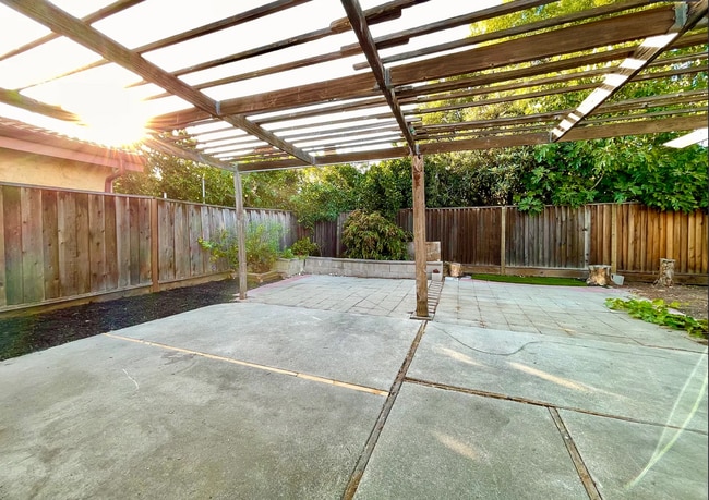 Photo - 2365 Fallingtree Dr