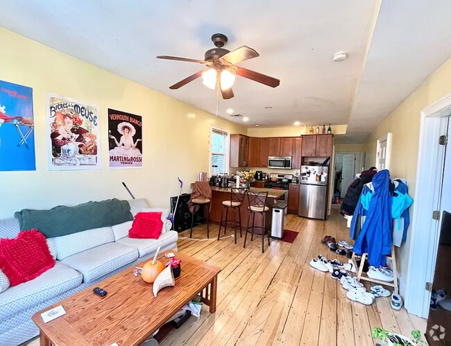 Building Photo - 731 Parker St Unit 2 Rental