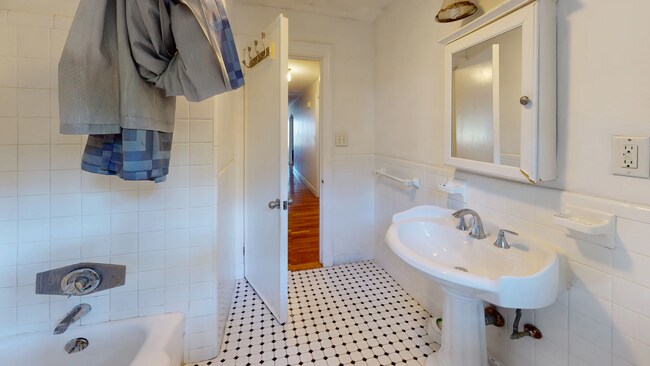 Photo - 115 Withington Rd Unit #1
