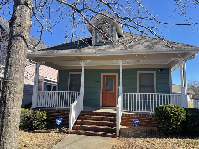 Building Photo - 709 Integrity Oaks Dr