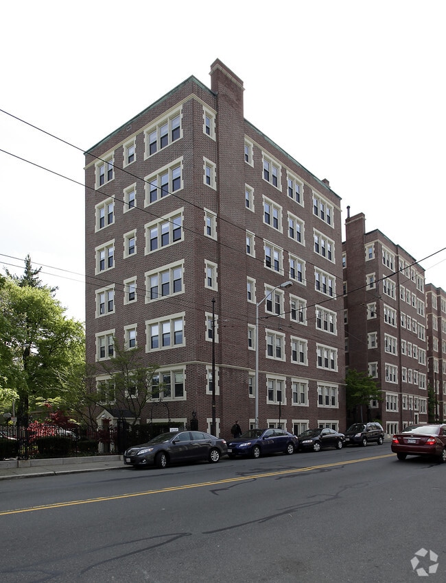 Building Photo - 19 Garden St