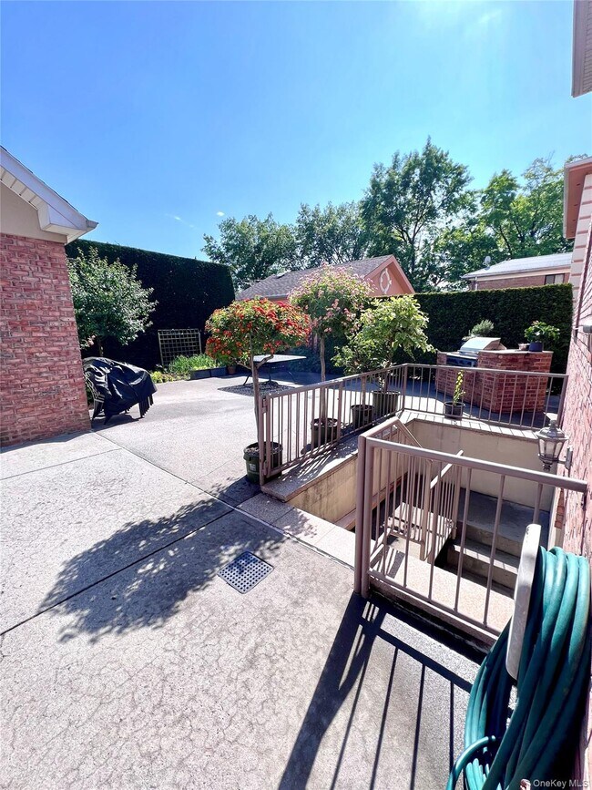 Photo - 157-24 20th Rd