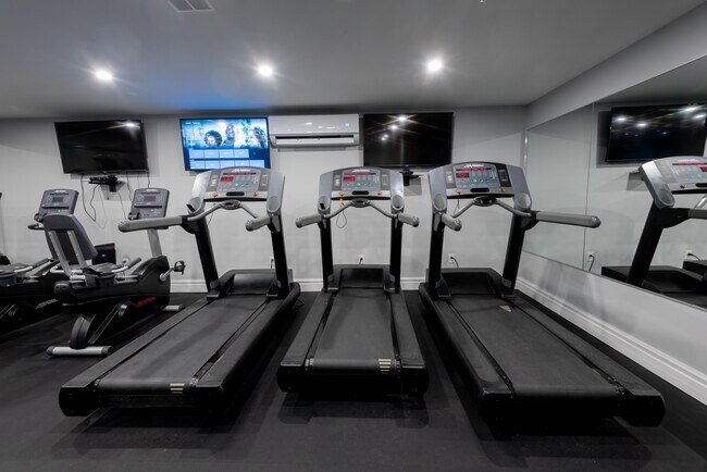 Photo - Bedford Heights Apartments