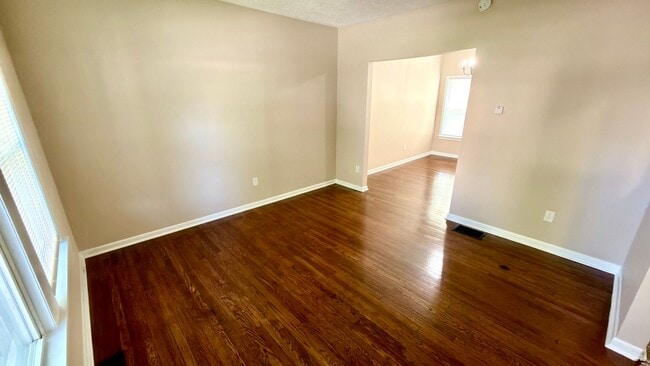 Photo - 451 Averill Ave