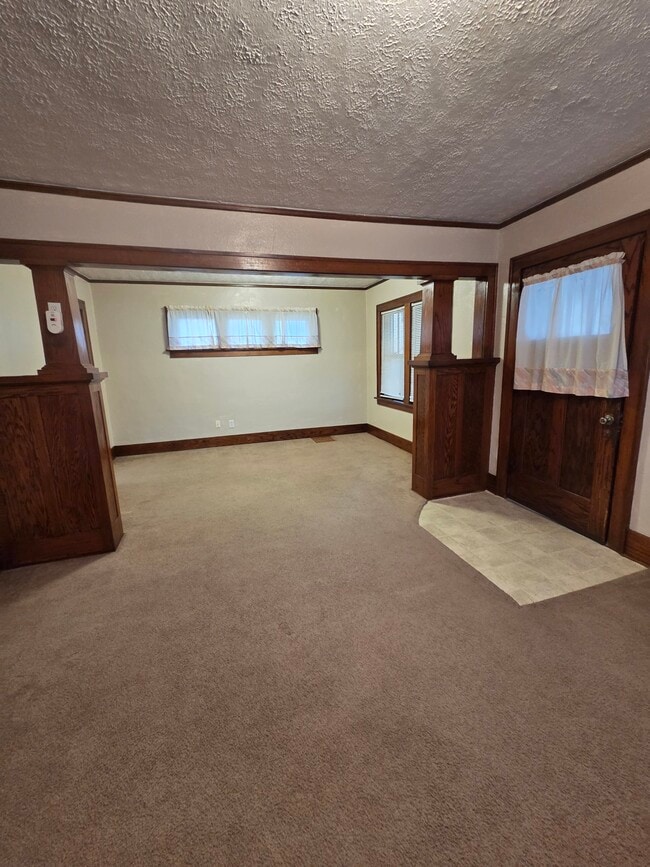 Photo - 2400 S Henry St