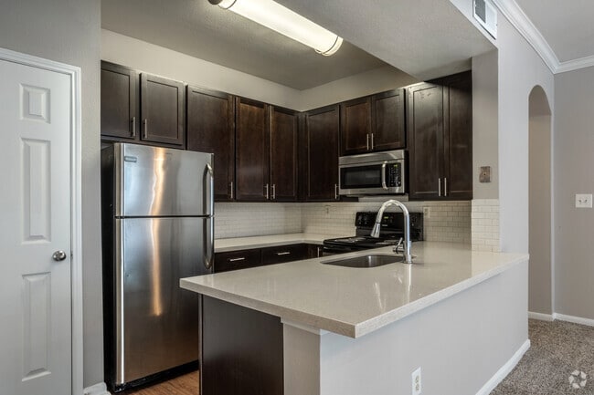 1BR, 1BA - 788SF - Kitchen