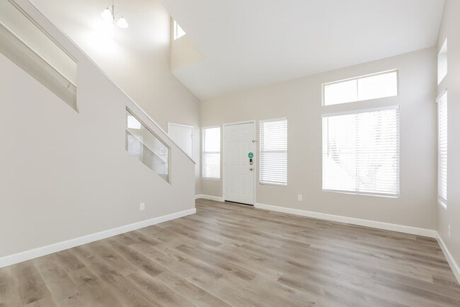 Photo - 162 Mirador St