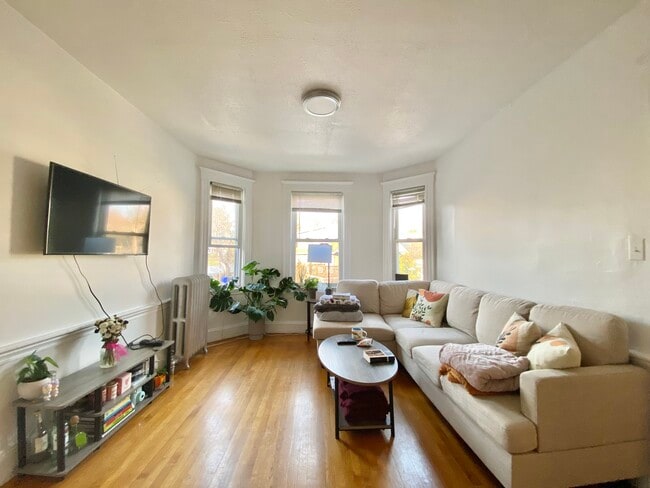 Building Photo - 41 Atkins St Unit 6 Rental