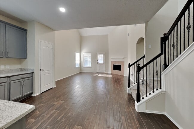 21542 Kings Bend Dr