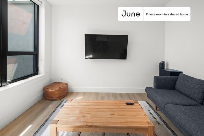 Room in Shared 3 bed/2 bath home in Dupont Circle