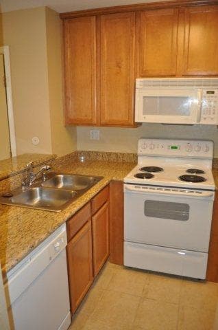 Photo - Studio Condo with Vaulted Ceilings in Serra Mesa Unidad 287