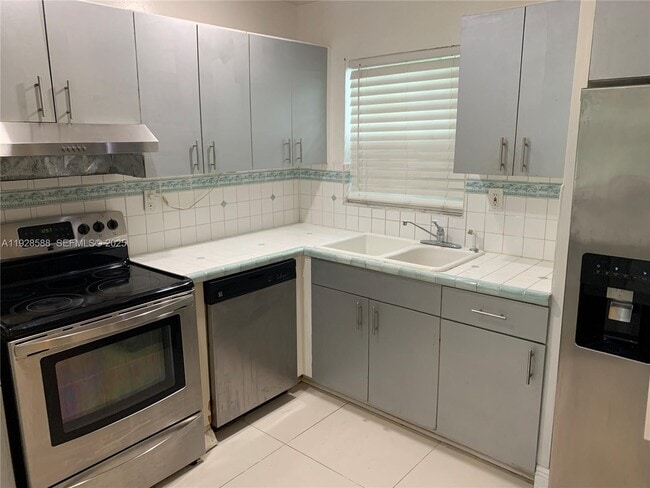 Photo - 14300 SW 105th Ave