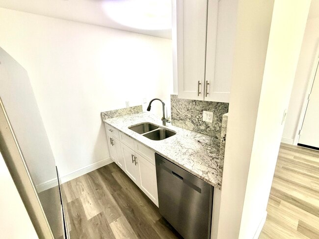Photo - 1766 Abbey Rd Unidad 105