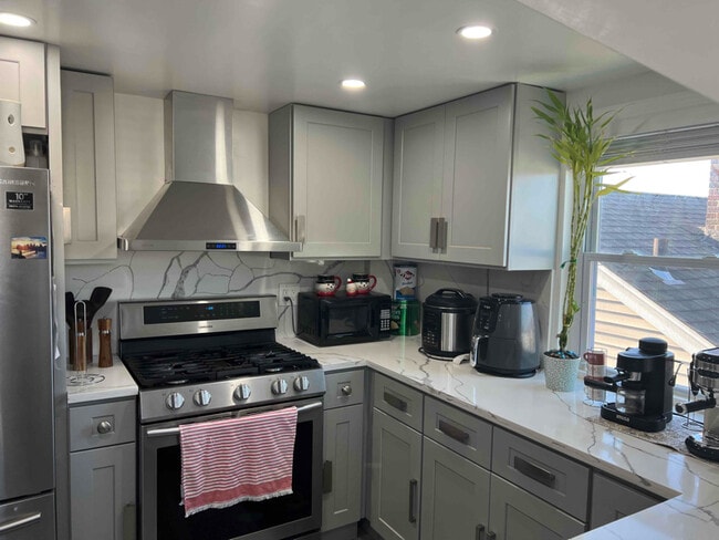 Photo - 28 Linden Ave Unit 2