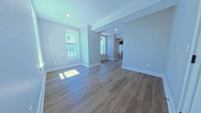 22 N King St