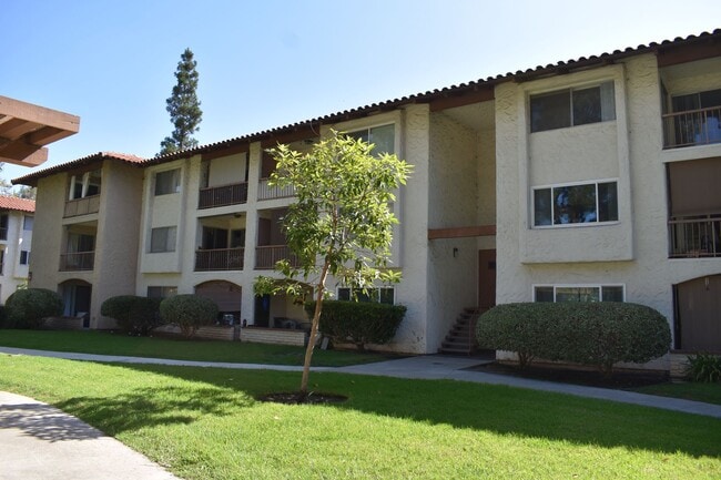 Building Photo - 10767 San Diego Mission Rd