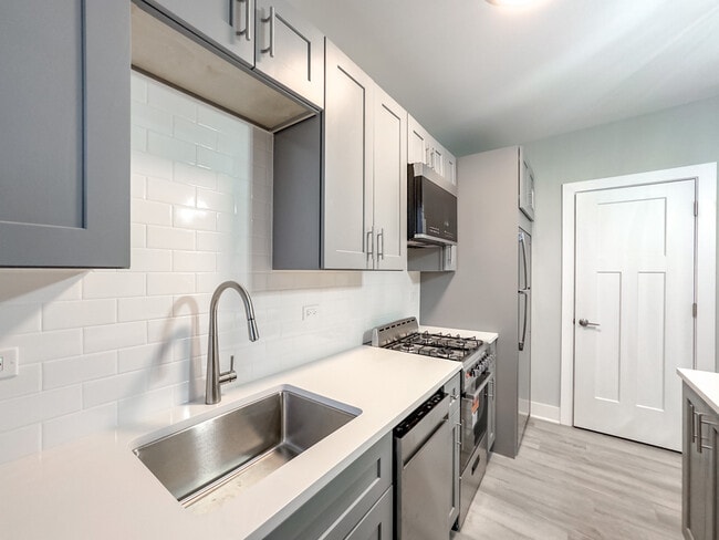 Building Photo - 385 Hazel Ave Unit J03P