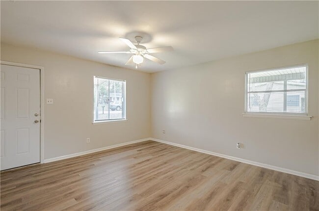 Photo - 4339 Binghamton Dr