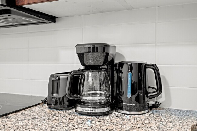 Photo - 40 College St Unit ID1345854P