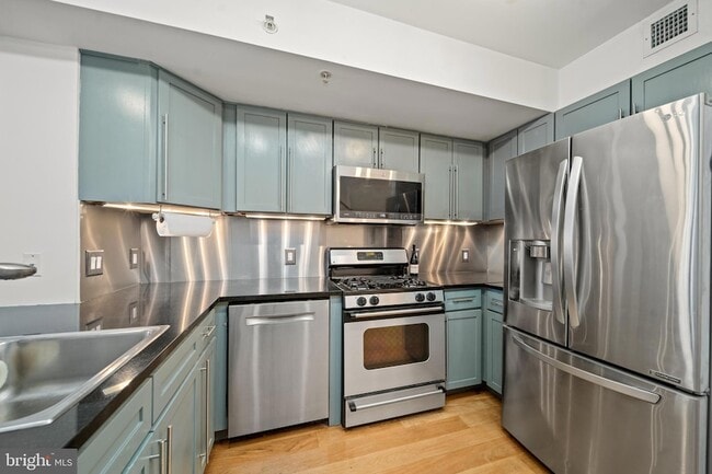 Photo - 631 D Street NW Unidad 1139