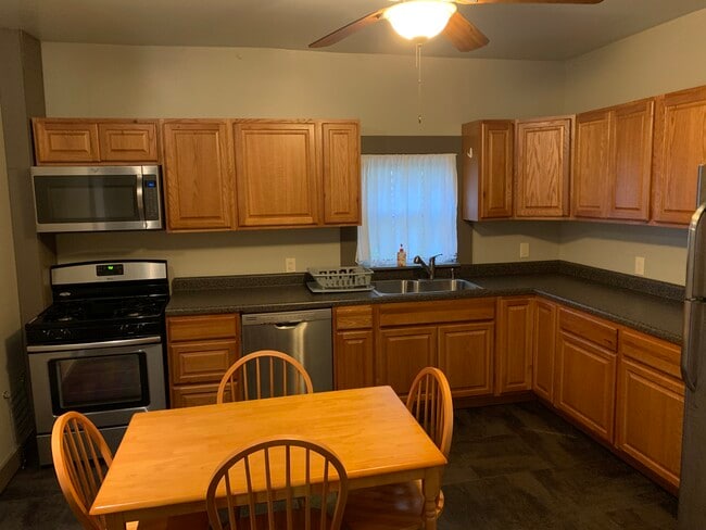 Photo - 81 Chapin St