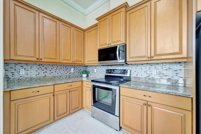 Photo - Convenient Central Location - 4 Bedroom + ...
