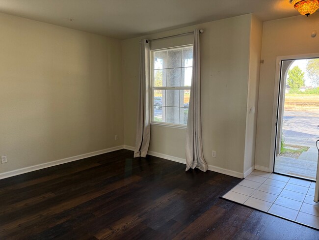 Photo - 52 Rockwell St