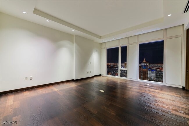 Building Photo - 3750 S Las Vegas Blvd Unit 3902