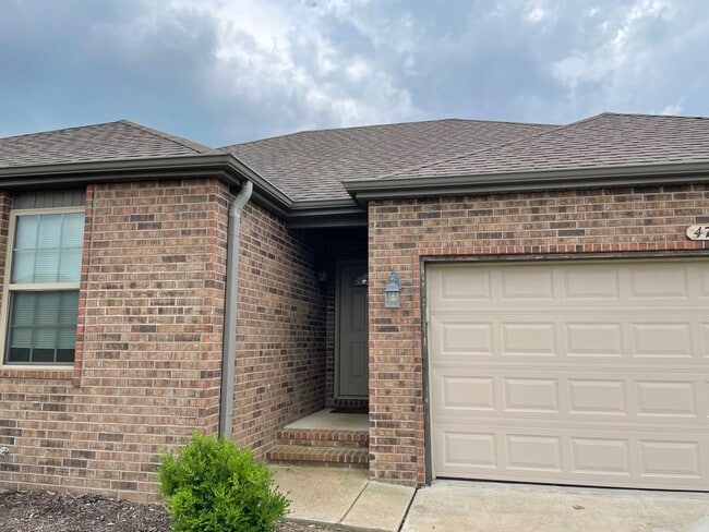 Building Photo - Beautiful all brick, 3-bedroom Republic Home