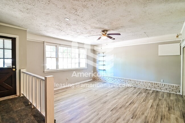 Photo - 57 Newport Dr