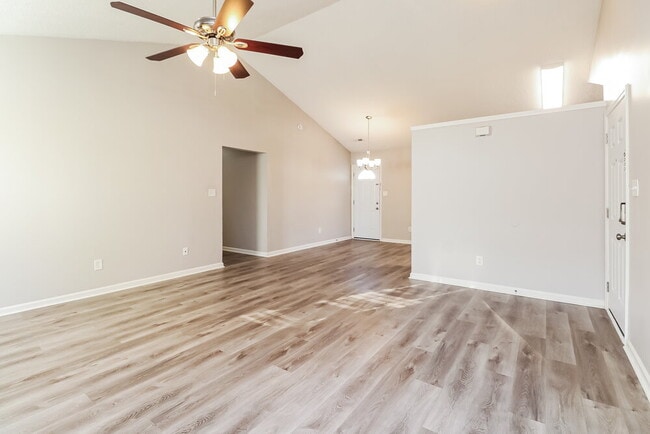 Photo - 3044 Hawick Commons Dr