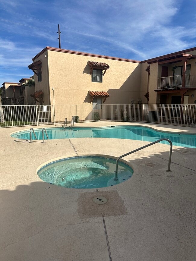 Photo - Beautiful and Spacious 3 bedroom Condo - Lovely Grounds - Swimming Pool Unit 26